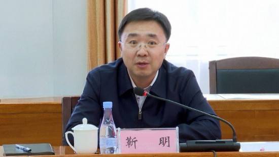 省內(nèi)外知名央國(guó)企到蛟河市參觀(guān)考察石材產(chǎn)業(yè)發(fā)展情況:石材